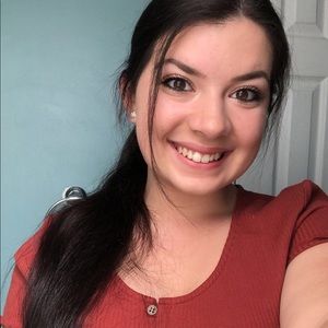 Meet your Posher, Gabriella